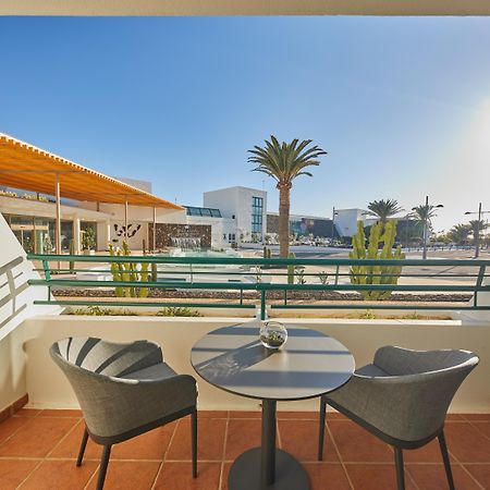 Dreams Lanzarote Playa Dorada Resort & Spa Playa Blanca  Esterno foto A balcony at the Hilton Sharm El Sheikh Resort