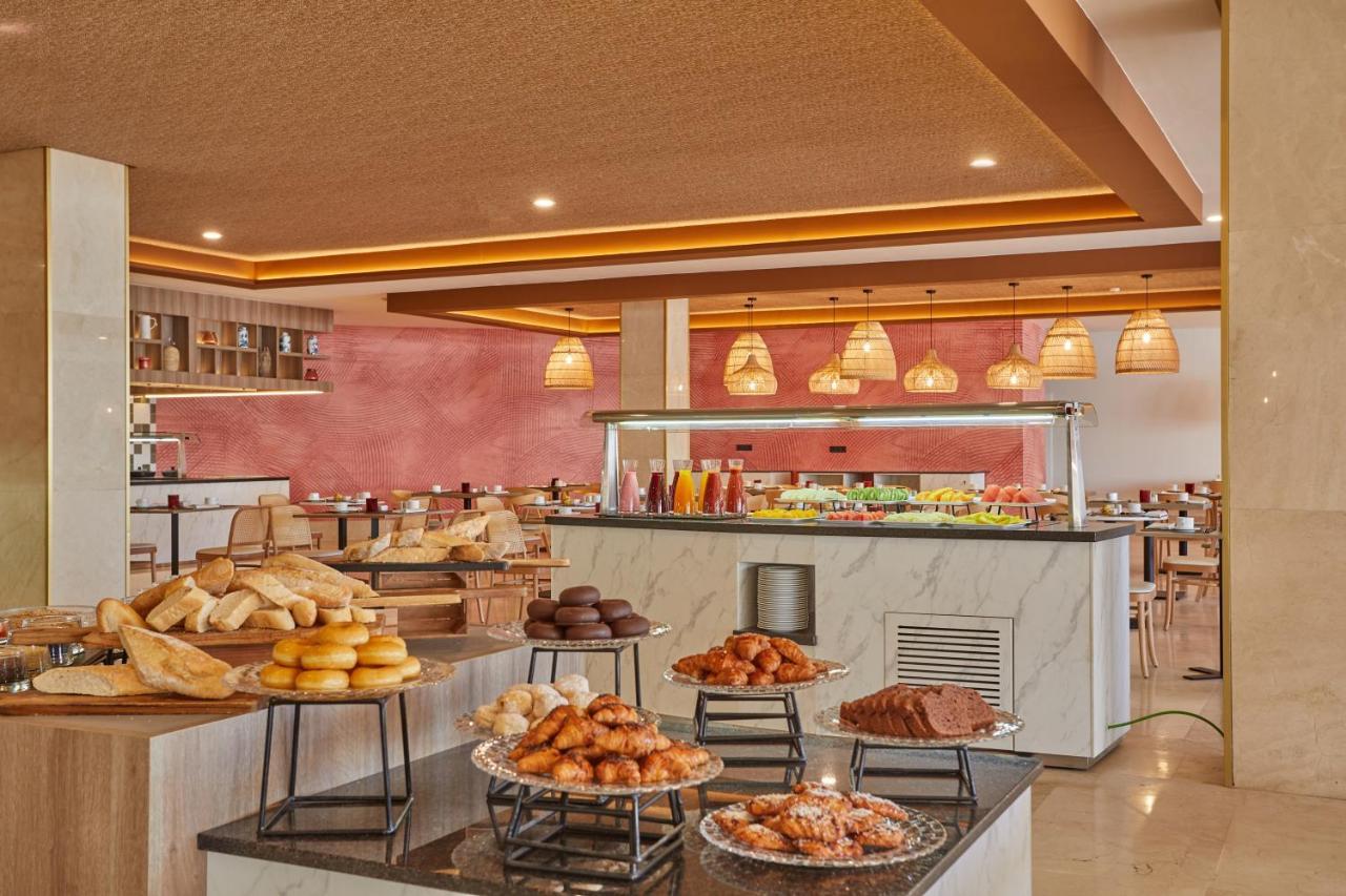 Dreams Lanzarote Playa Dorada Resort & Spa Playa Blanca  Esterno foto The buffet at the hotel