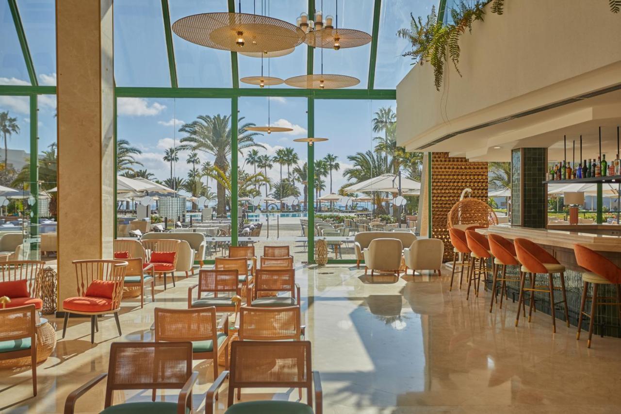 Dreams Lanzarote Playa Dorada Resort & Spa Playa Blanca  Esterno foto The bar at the hotel