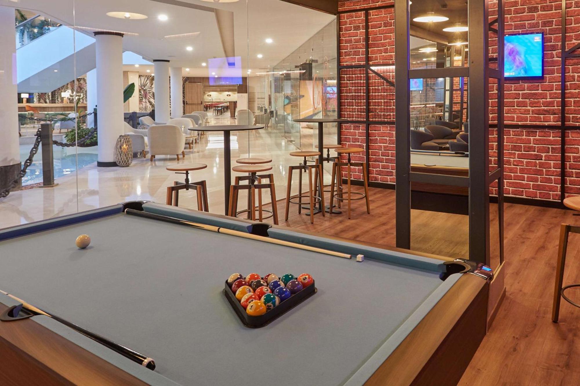 Dreams Lanzarote Playa Dorada Resort & Spa Playa Blanca  Esterno foto Pool table