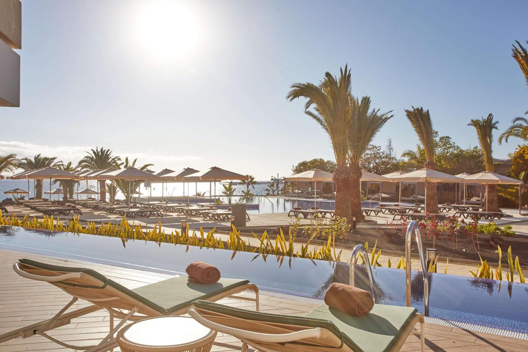 Dreams Lanzarote Playa Dorada Resort & Spa Playa Blanca  Esterno foto The resort's pool